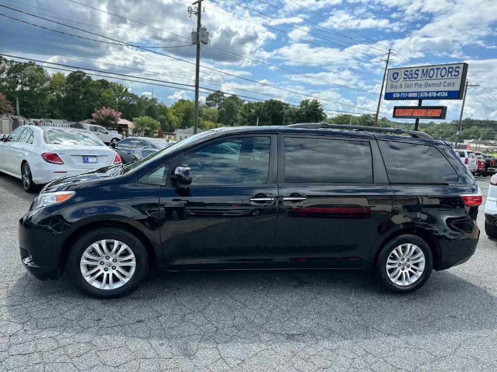 2016 Toyota Sienna Image 6