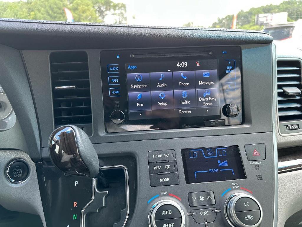 2016 Toyota Sienna Image 20