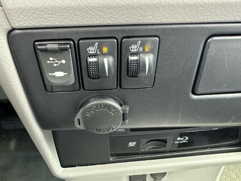 2016 Toyota Sienna Image 22