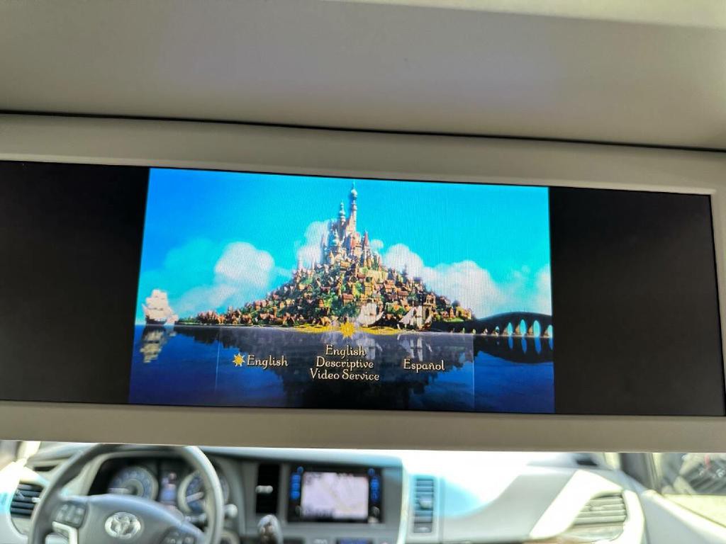 2016 Toyota Sienna Image 41