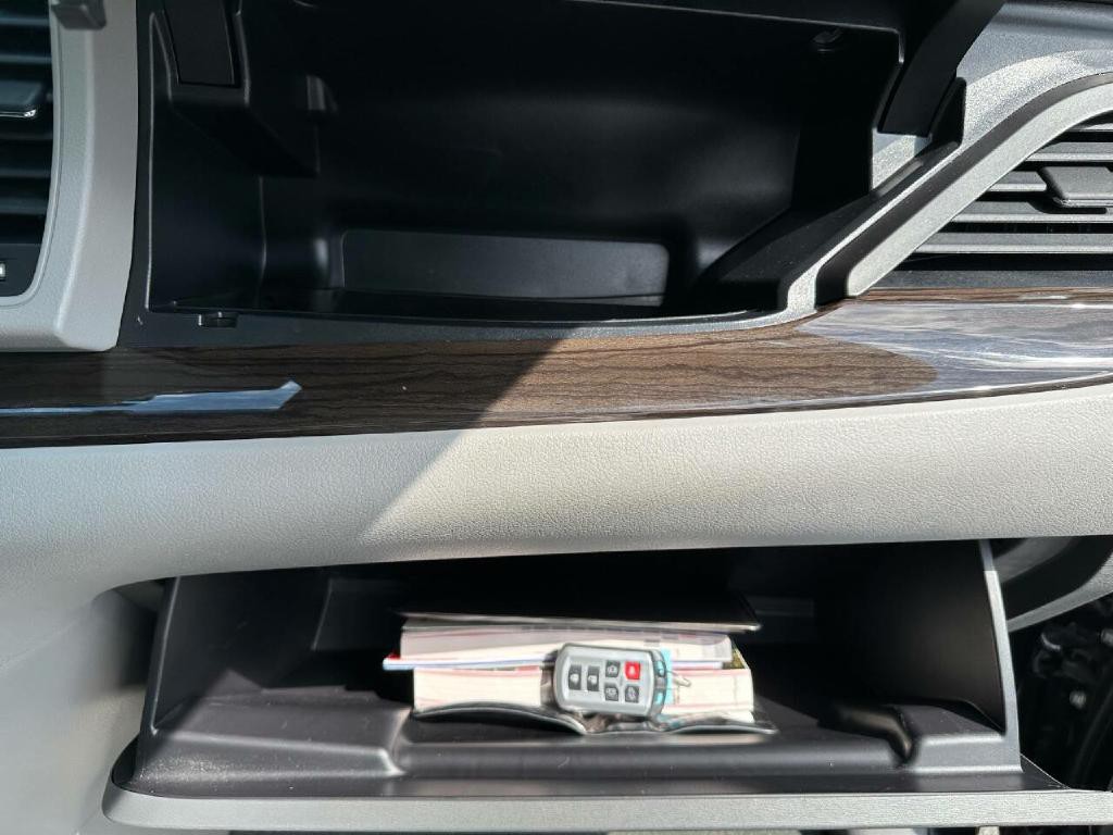 2016 Toyota Sienna Image 53