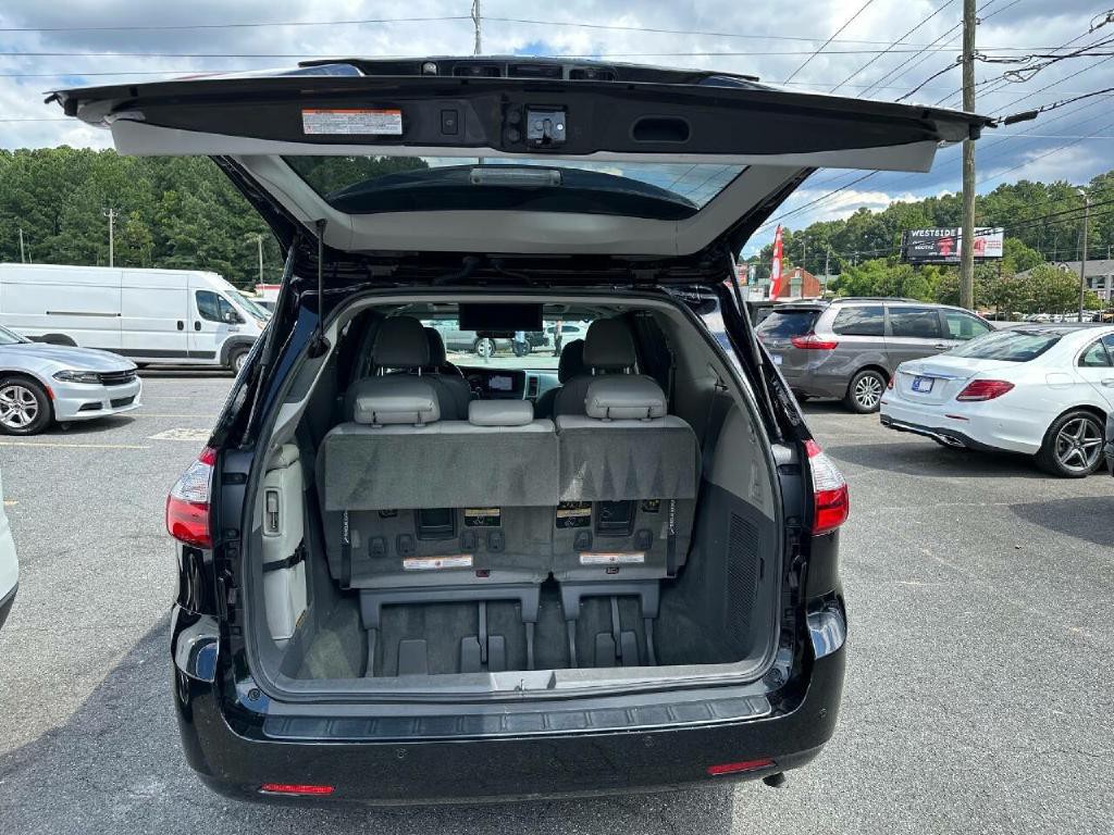 2016 Toyota Sienna Image 54