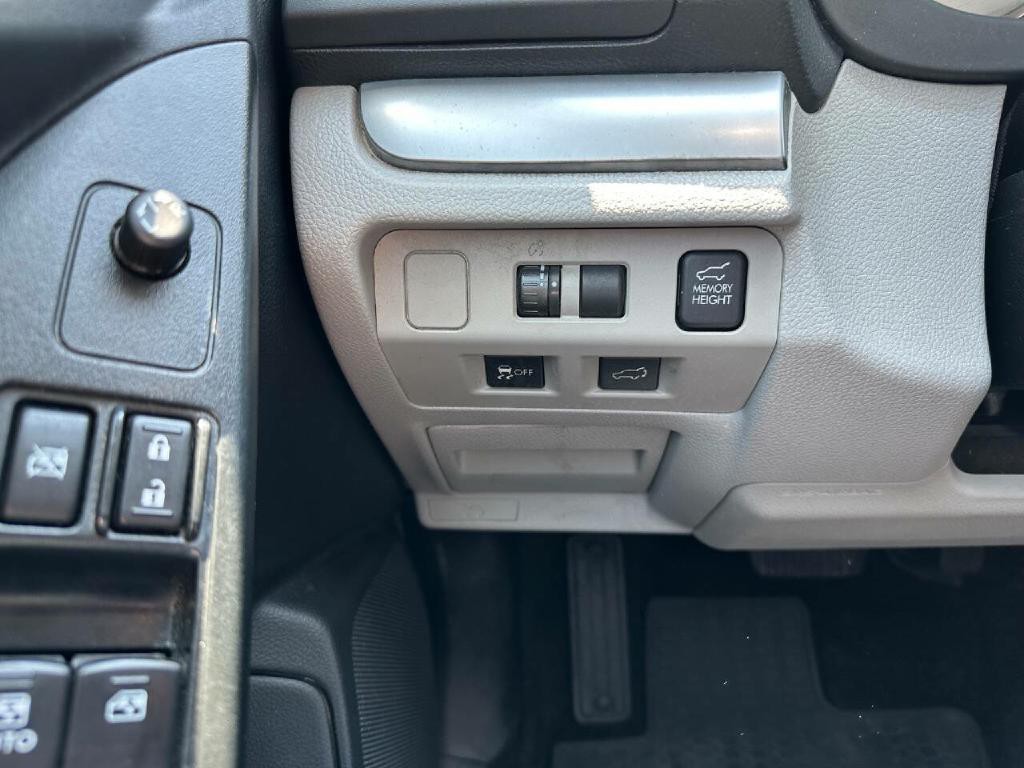 2015 Subaru Forester Image 12