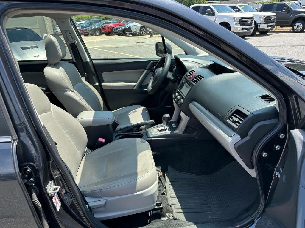 2015 Subaru Forester Image 30