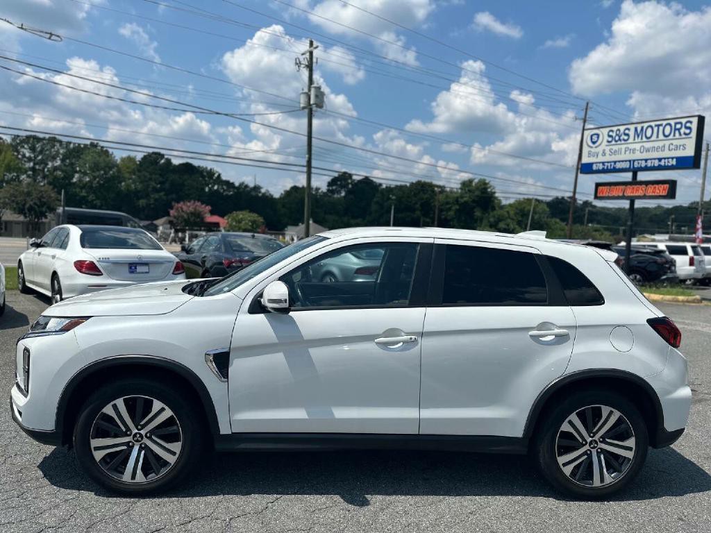 2021 Mitsubishi Outlander Image 3