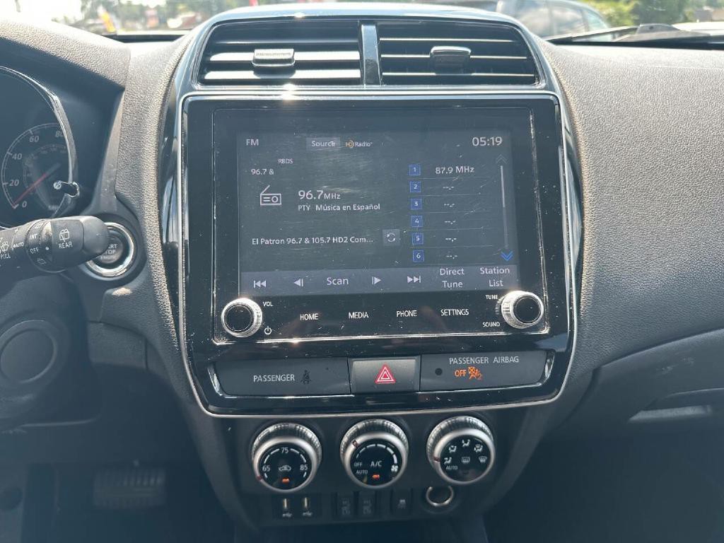2021 Mitsubishi Outlander Image 16