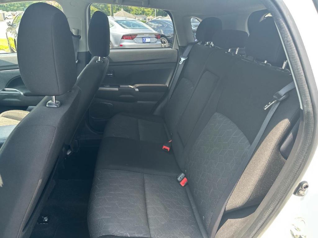 2021 Mitsubishi Outlander Image 26