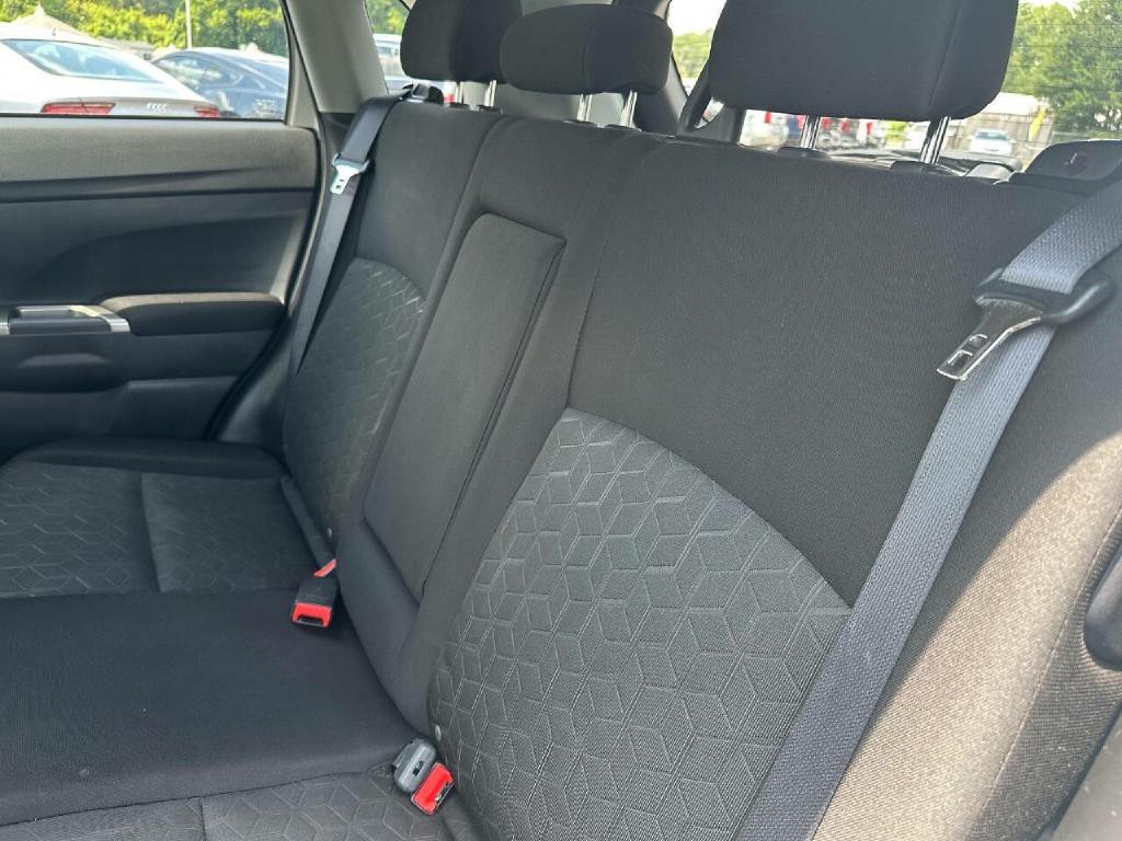 2021 Mitsubishi Outlander Image 27