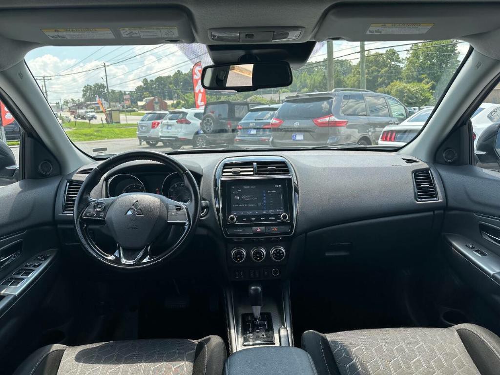 2021 Mitsubishi Outlander Image 29