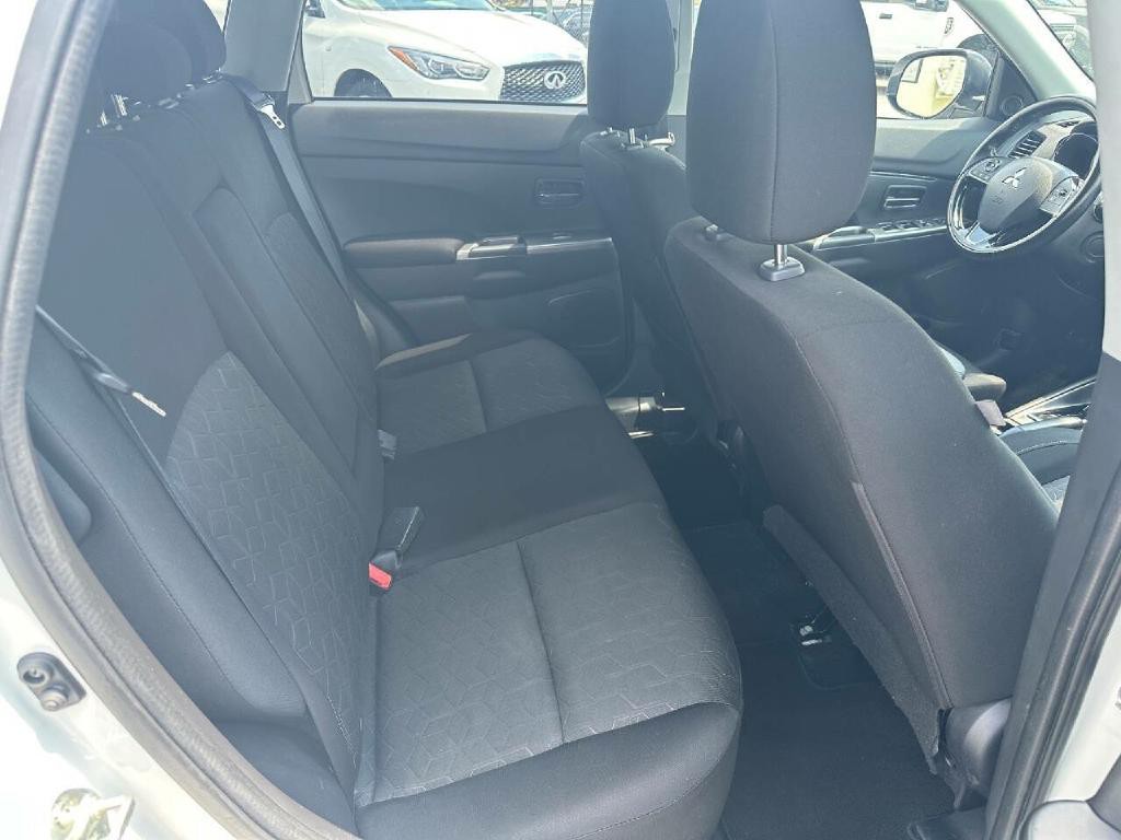 2021 Mitsubishi Outlander Image 31