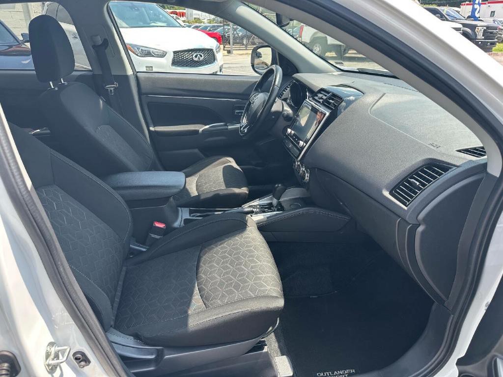 2021 Mitsubishi Outlander Image 36