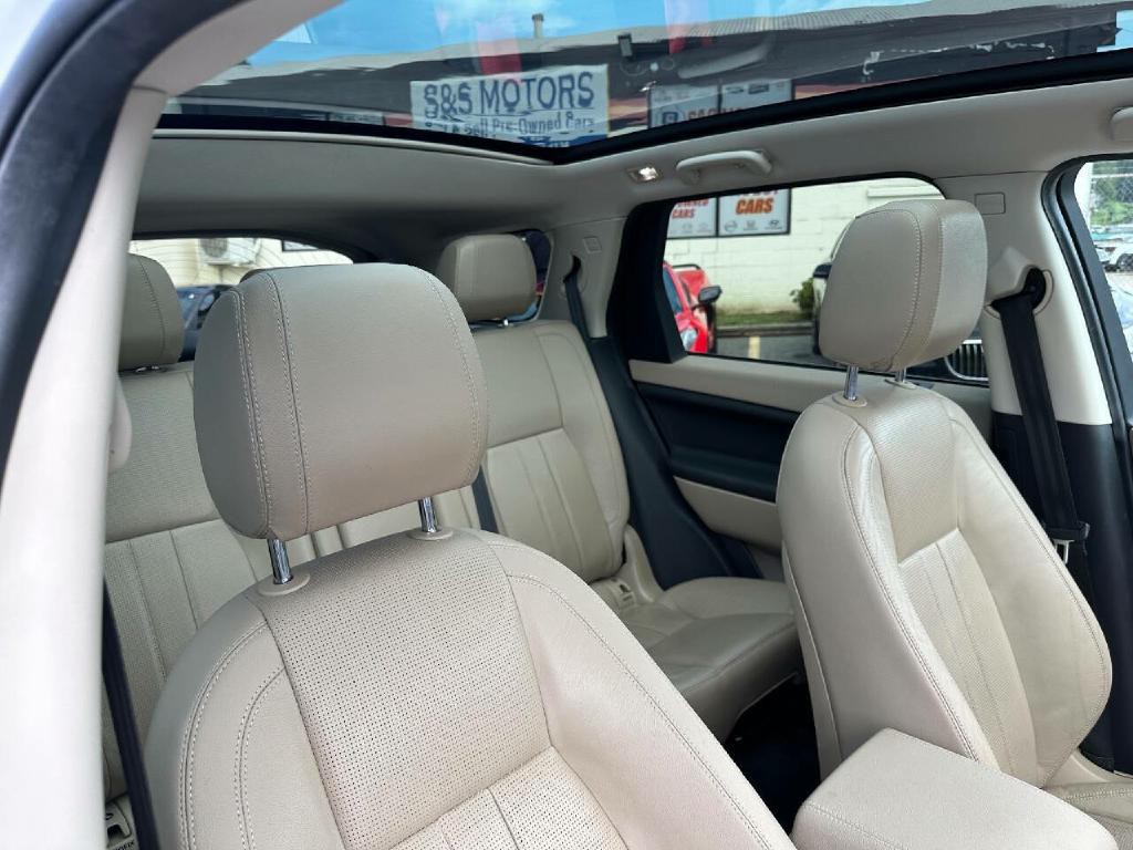 2017 Land Rover Discovery Sport Image 39