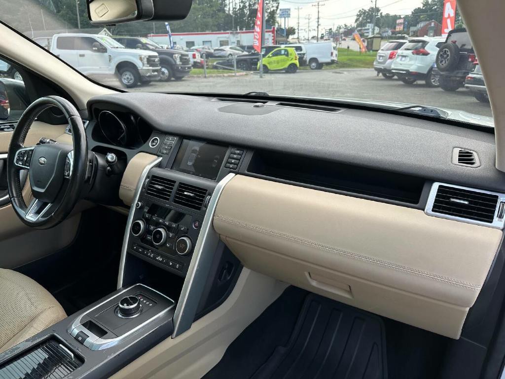 2017 Land Rover Discovery Sport Image 40