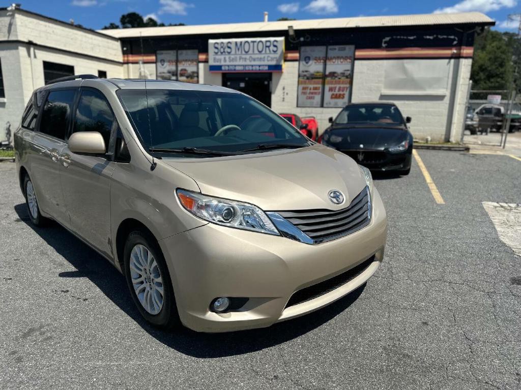 2014 Toyota Sienna Image 8