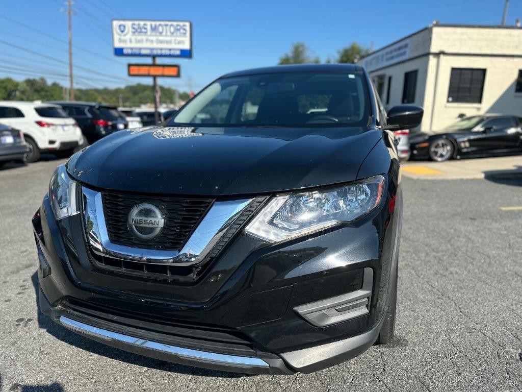 2020 Nissan Rogue Image 2