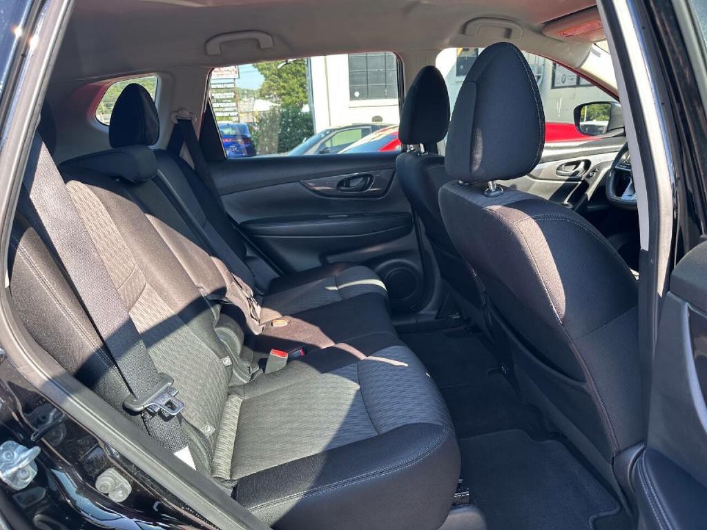 2020 Nissan Rogue Image 35
