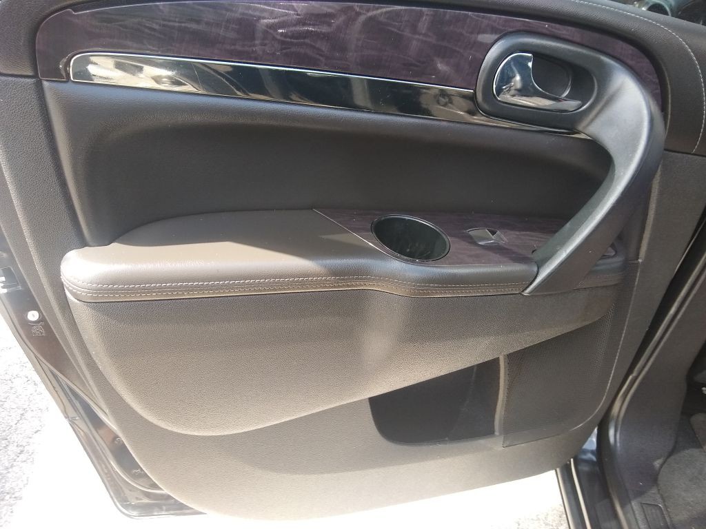 2017 Buick Enclave Image 14