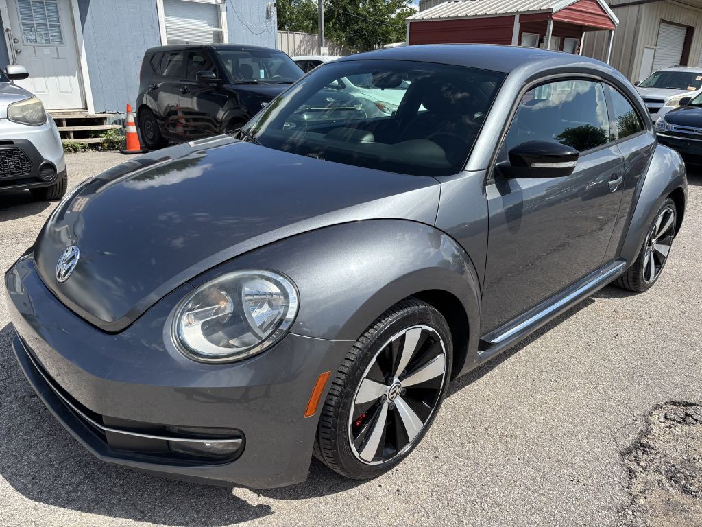 2013 Volkswagen Beetle Image 1