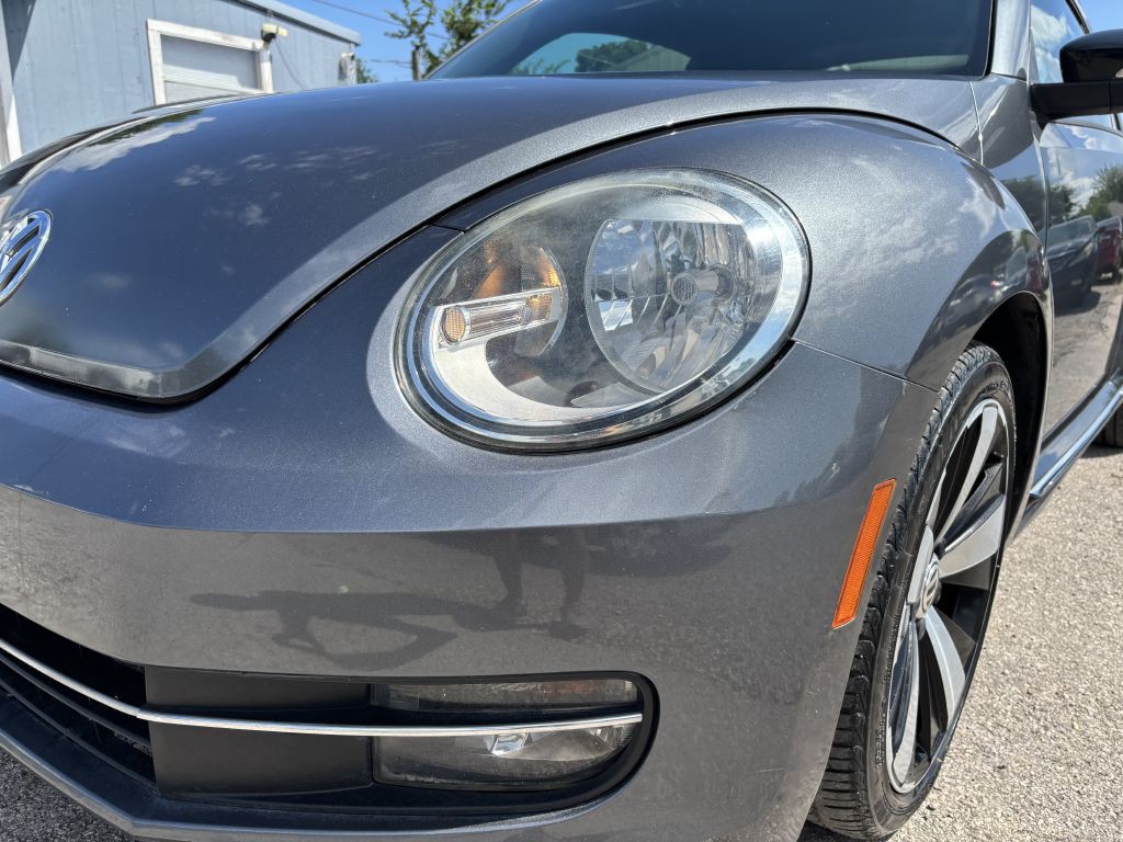 2013 Volkswagen Beetle Image 5