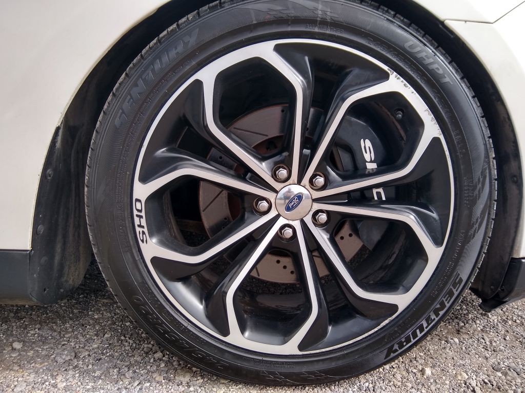2013 Ford Taurus Image 35