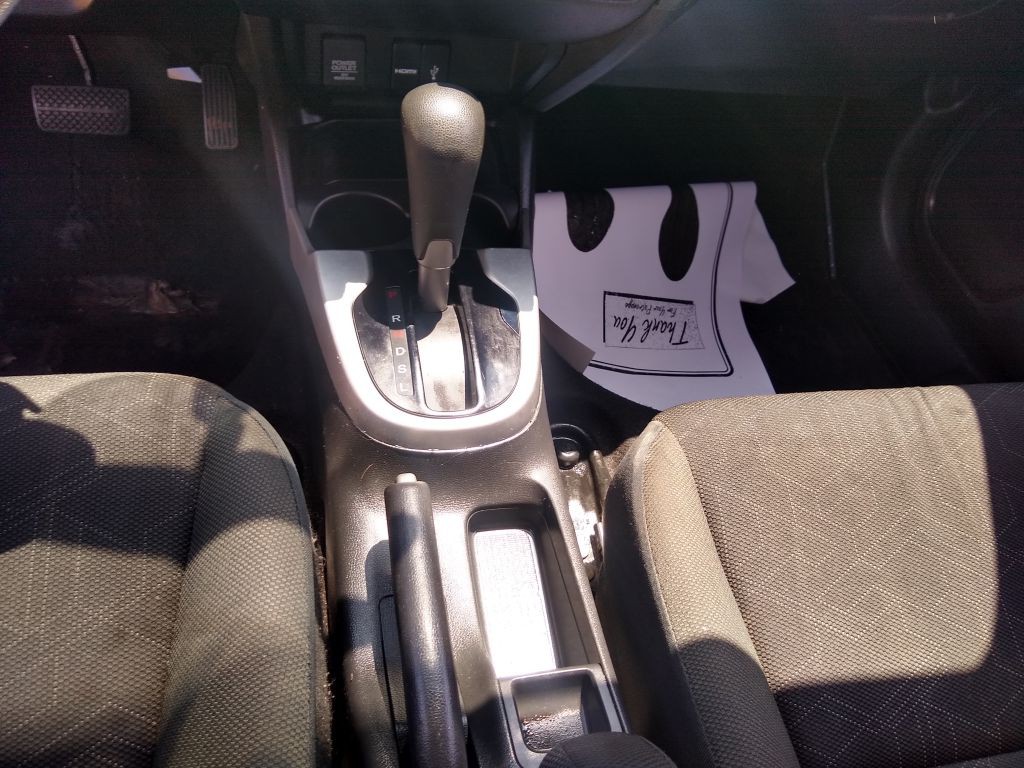 2016 Honda Fit Image 13