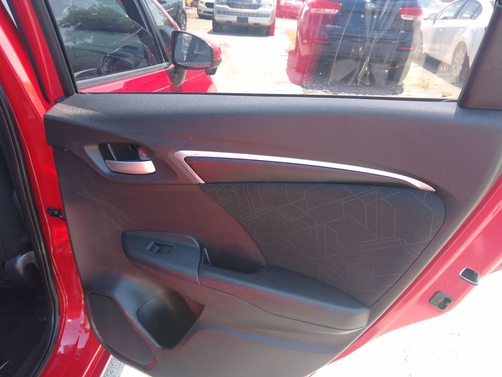 2016 Honda Fit Image 25