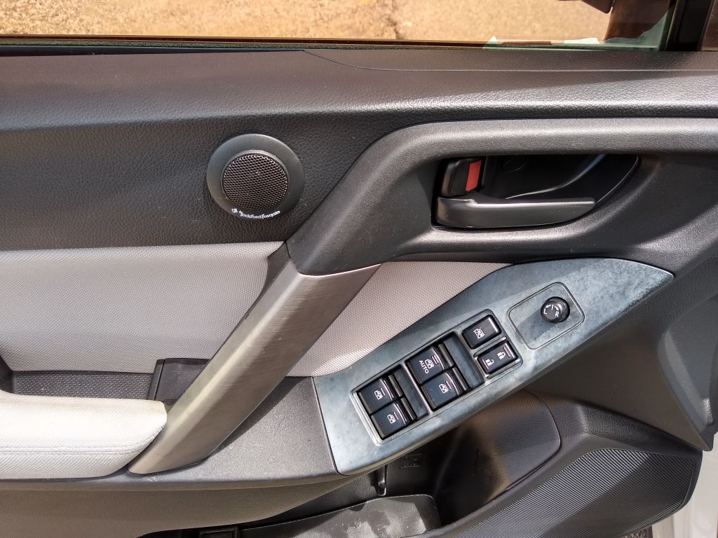 2014 Subaru Forester Image 15