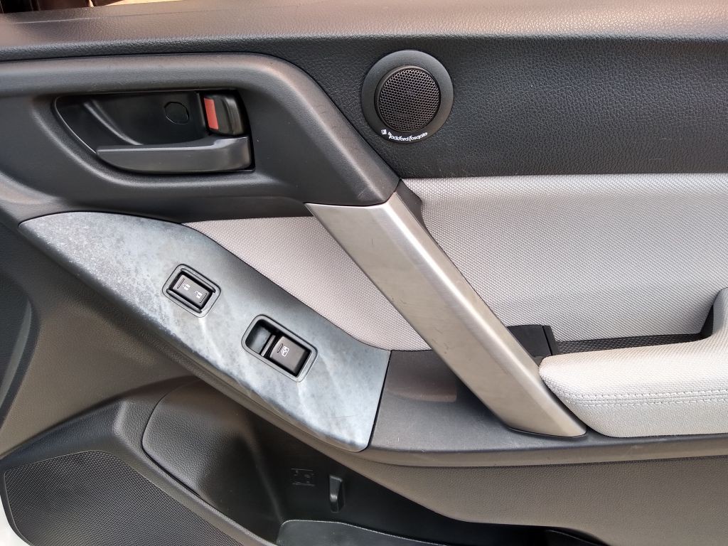 2014 Subaru Forester Image 18
