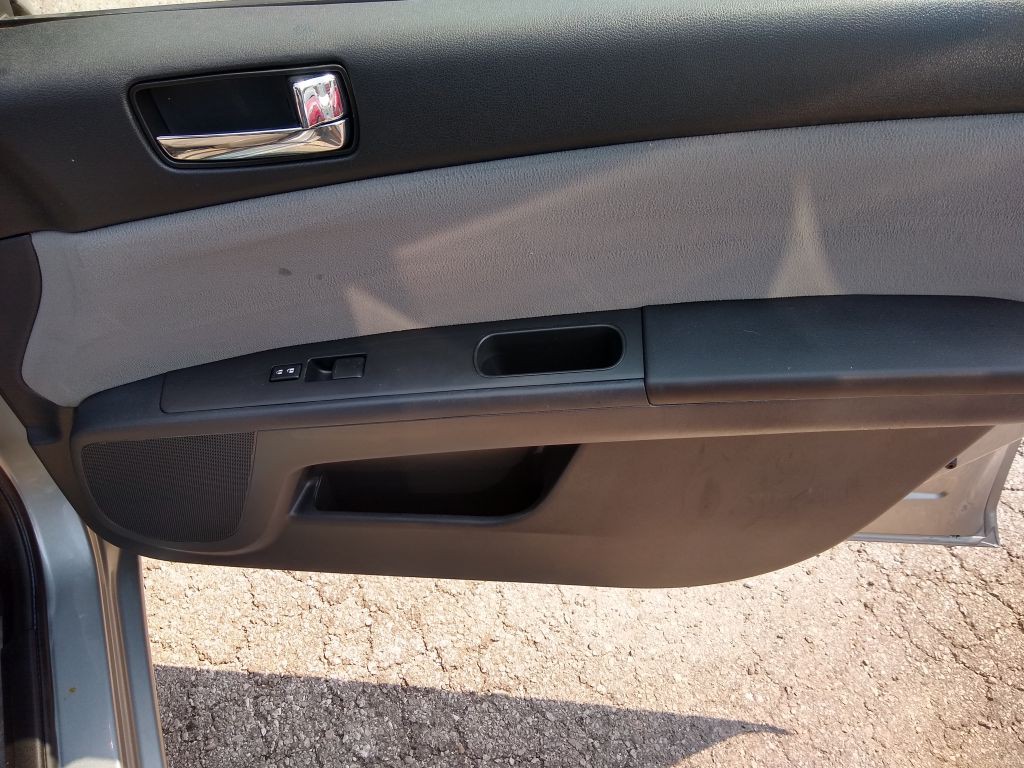 2011 Nissan Sentra Image 23
