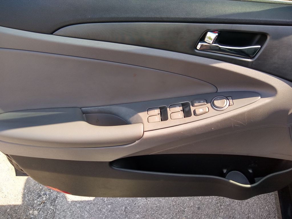 2011 Hyundai Sonata Image 10