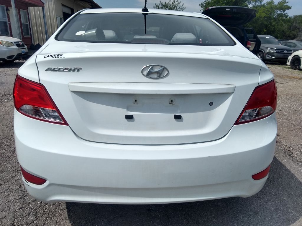 2016 Hyundai Accent Image 6