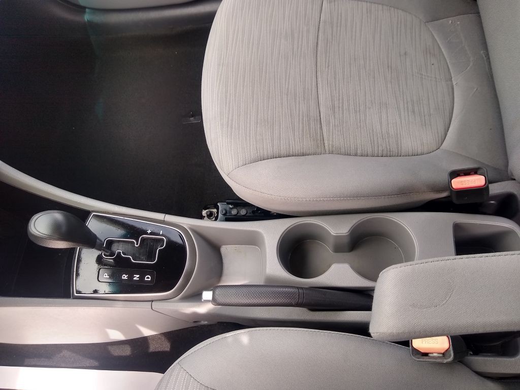 2016 Hyundai Accent Image 18