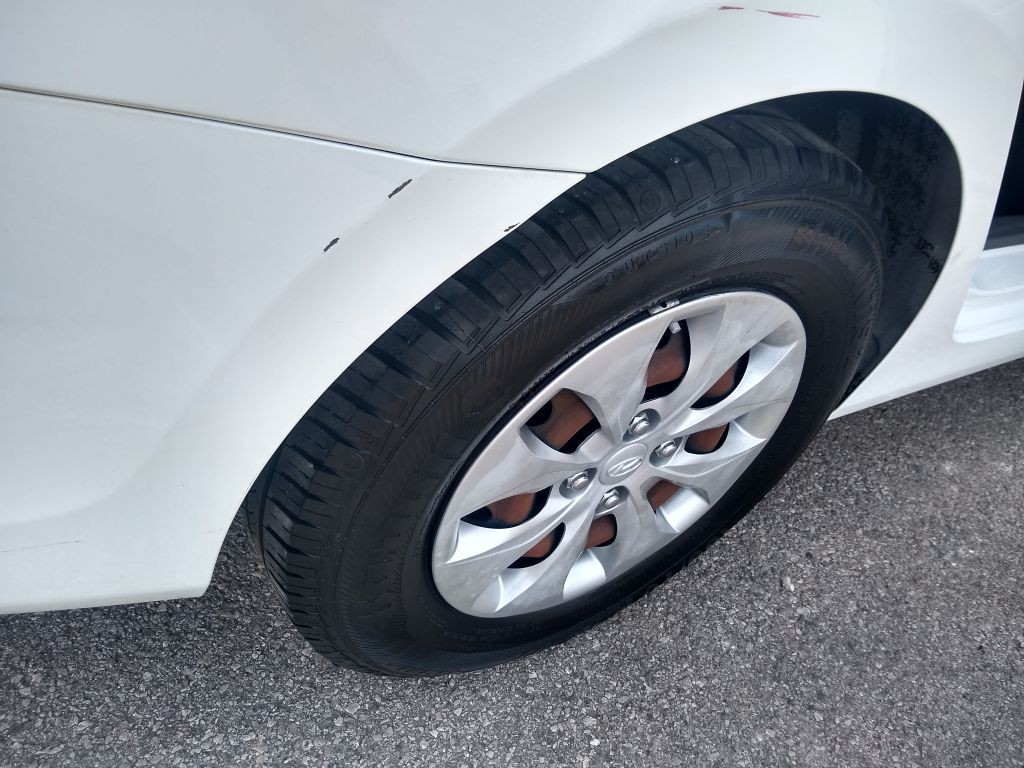 2016 Hyundai Accent Image 34