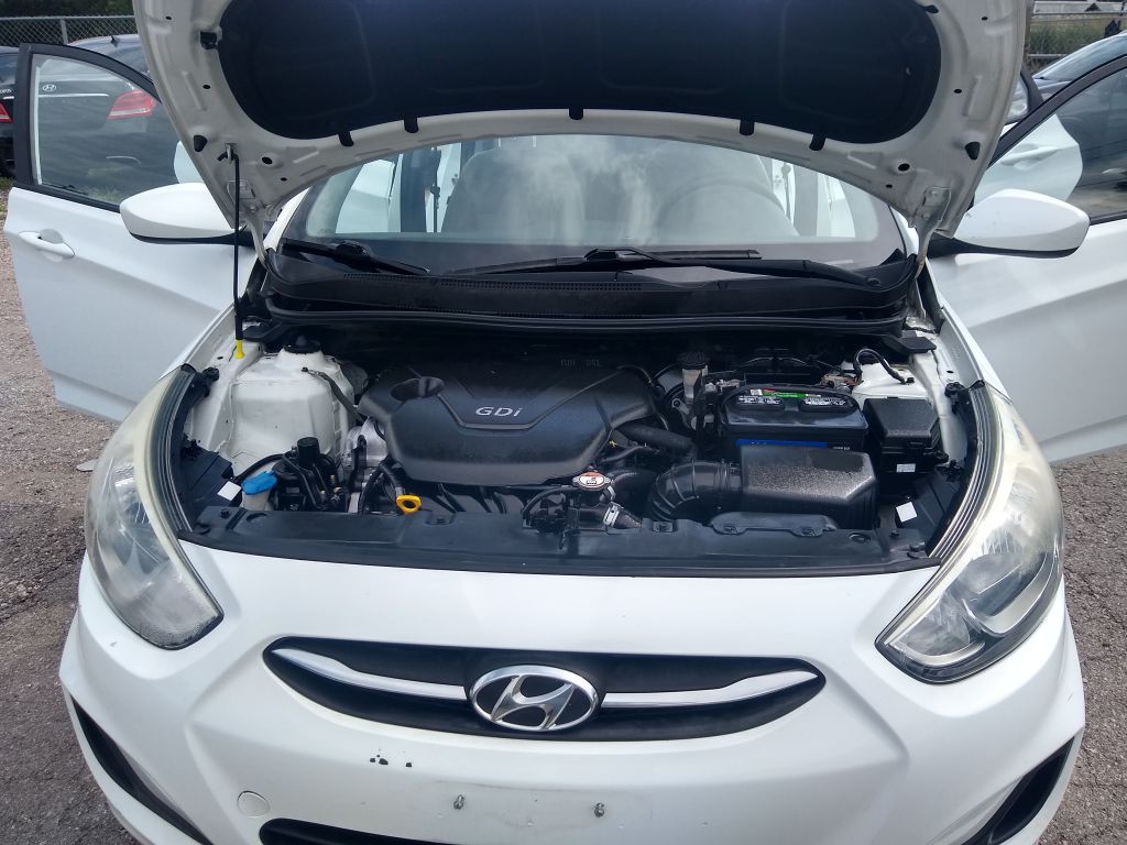 2016 Hyundai Accent Image 35