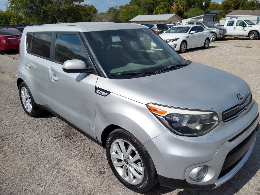 2017 Kia Soul Image 2
