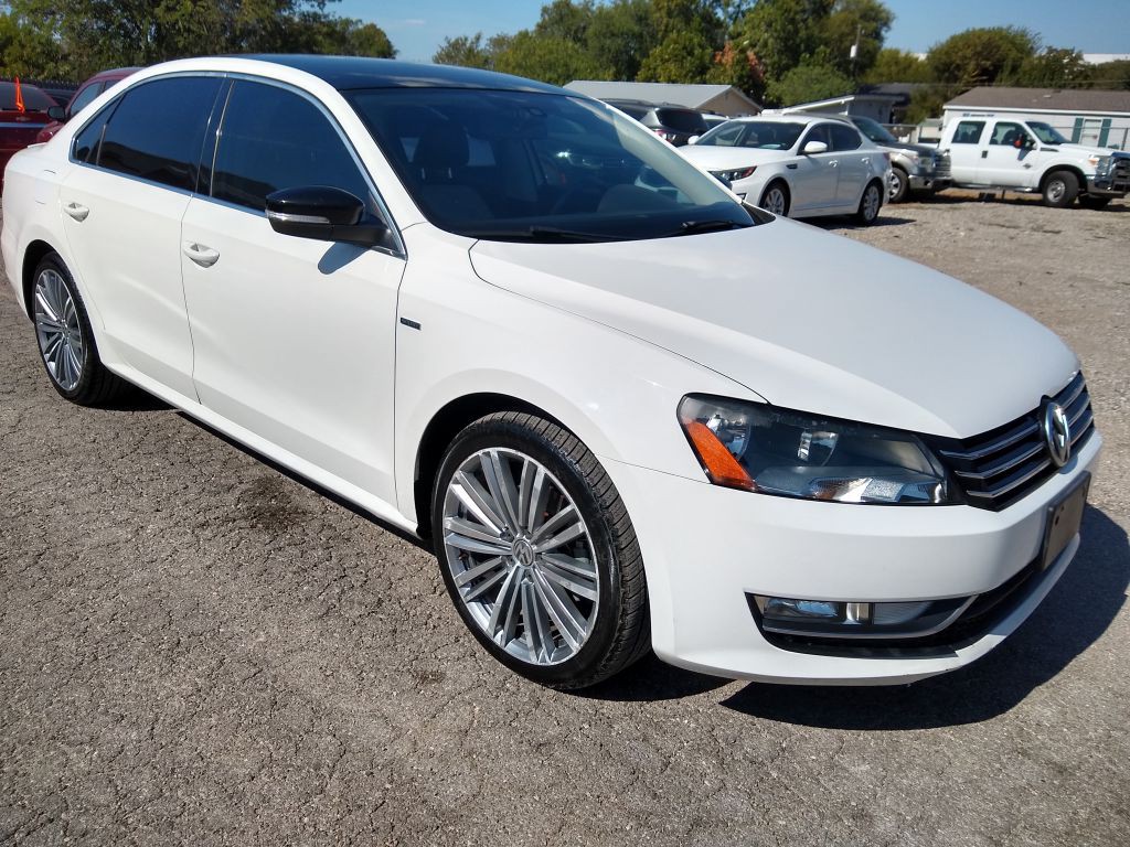 2015 Volkswagen Passat Image 2