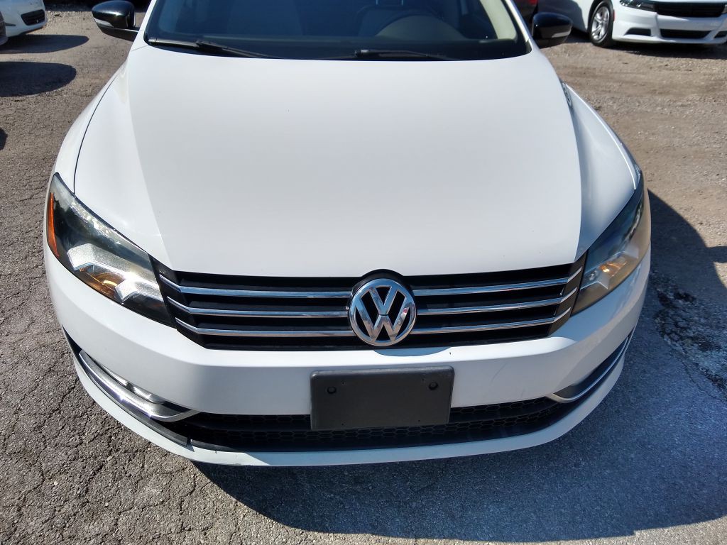 2015 Volkswagen Passat Image 3