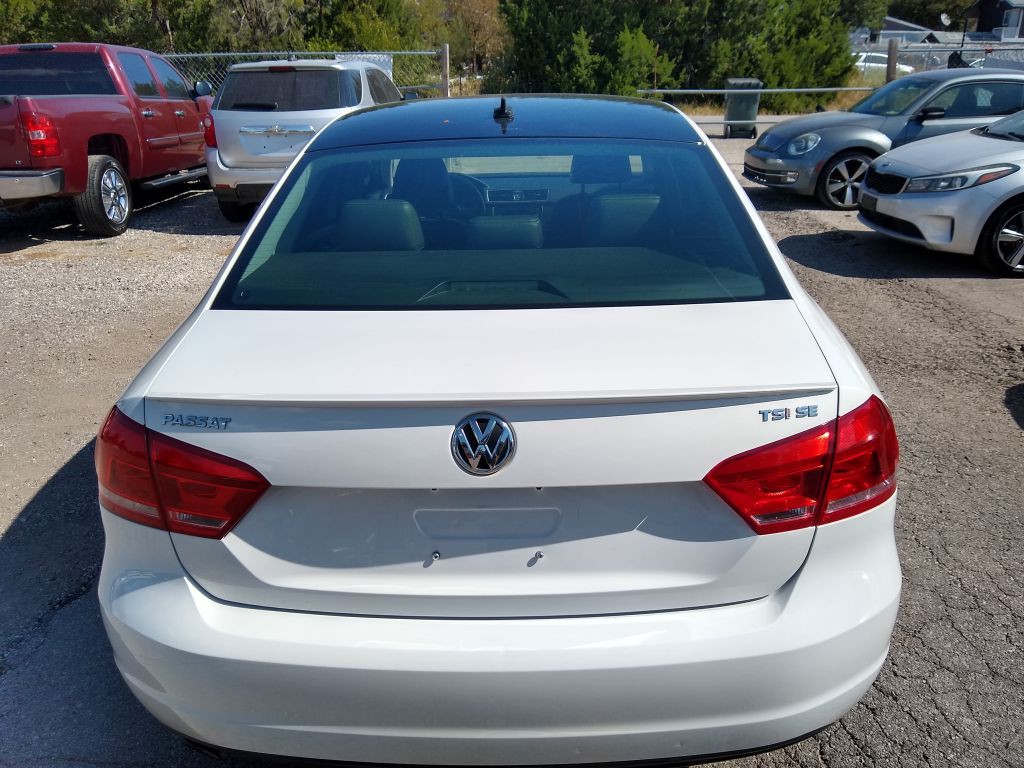 2015 Volkswagen Passat Image 9