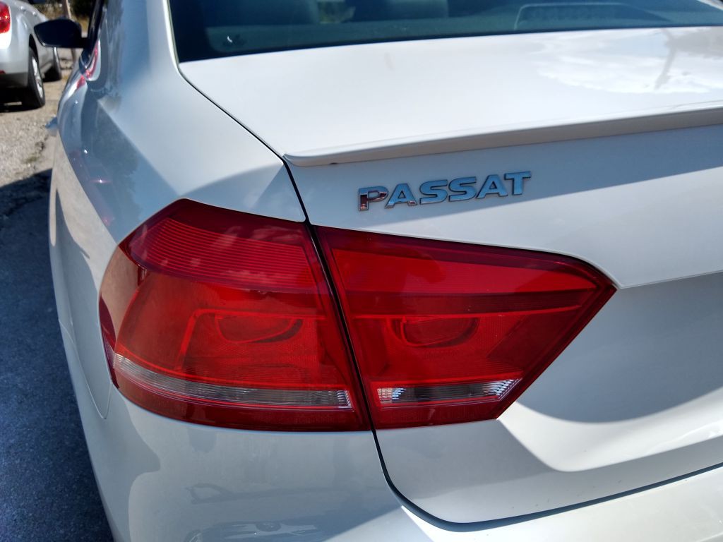 2015 Volkswagen Passat Image 10