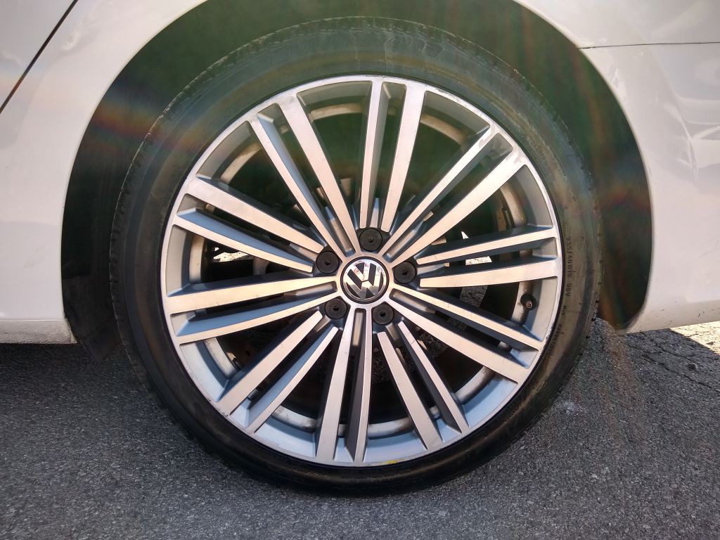 2015 Volkswagen Passat Image 14