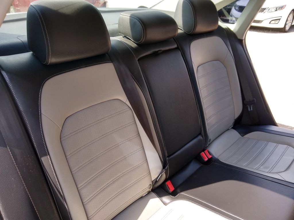 2015 Volkswagen Passat Image 29