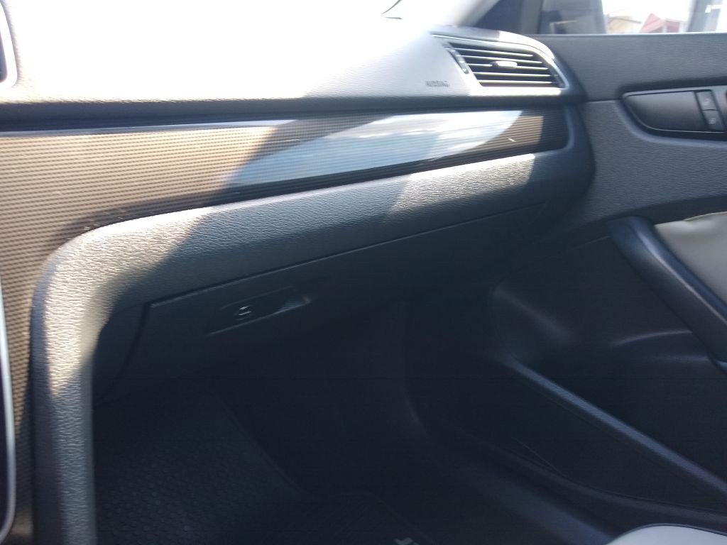 2015 Volkswagen Passat Image 39
