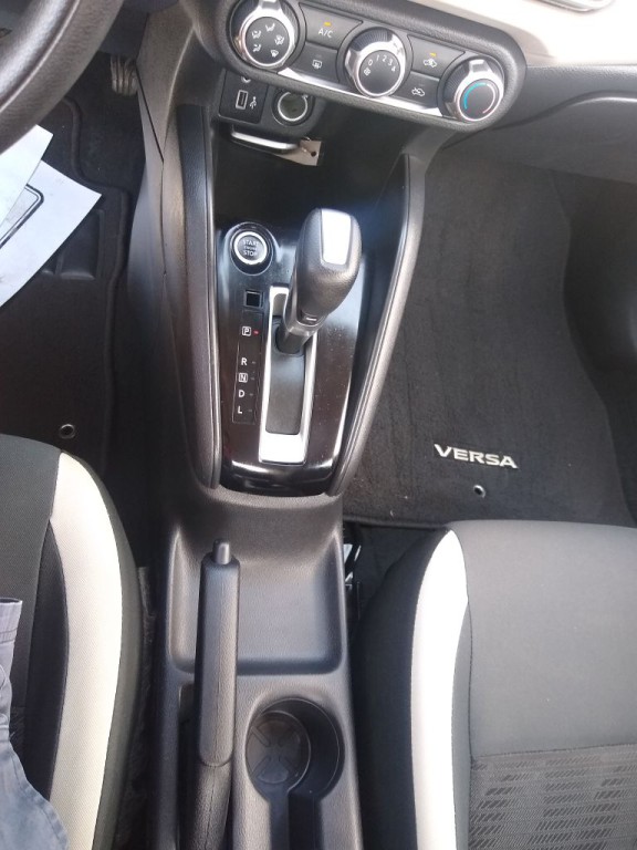 2021 Nissan Versa Image 36