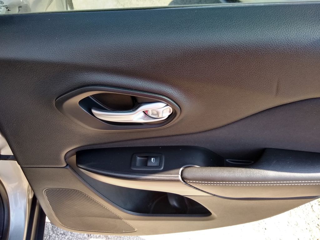 2015 Jeep Cherokee Image 14