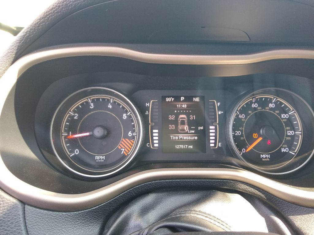 2015 Jeep Cherokee Image 25