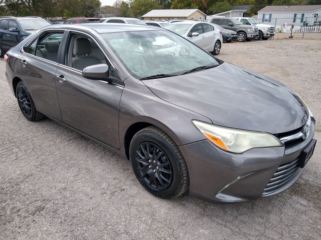 2015 Toyota Camry Image 2