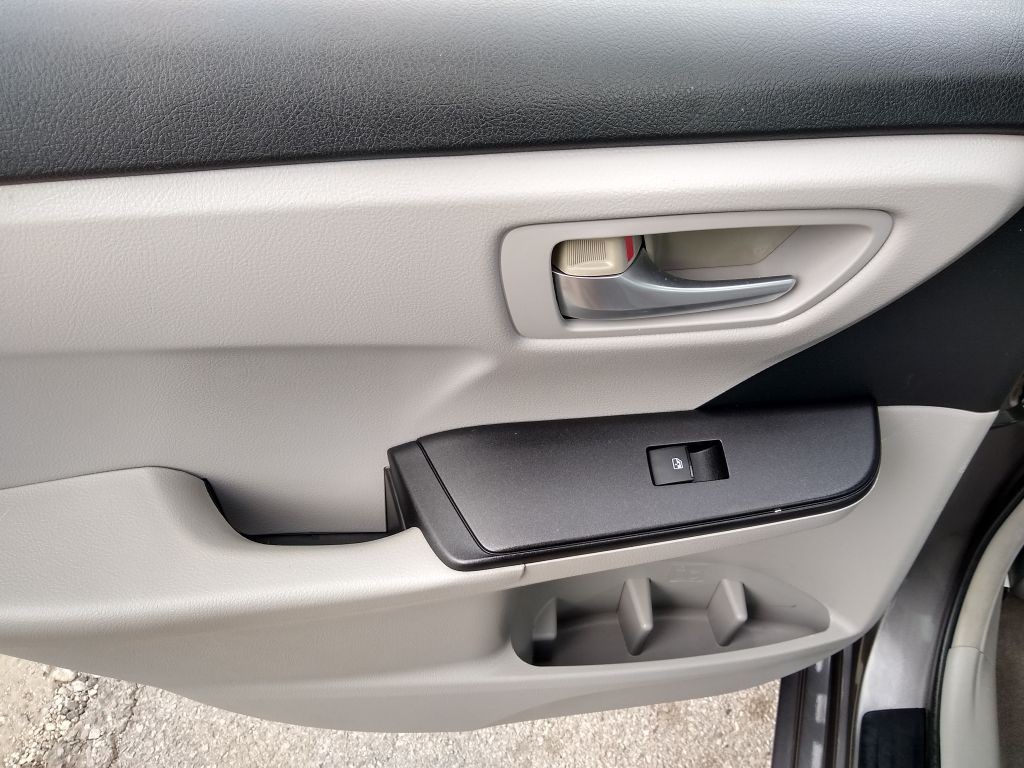 2015 Toyota Camry Image 14