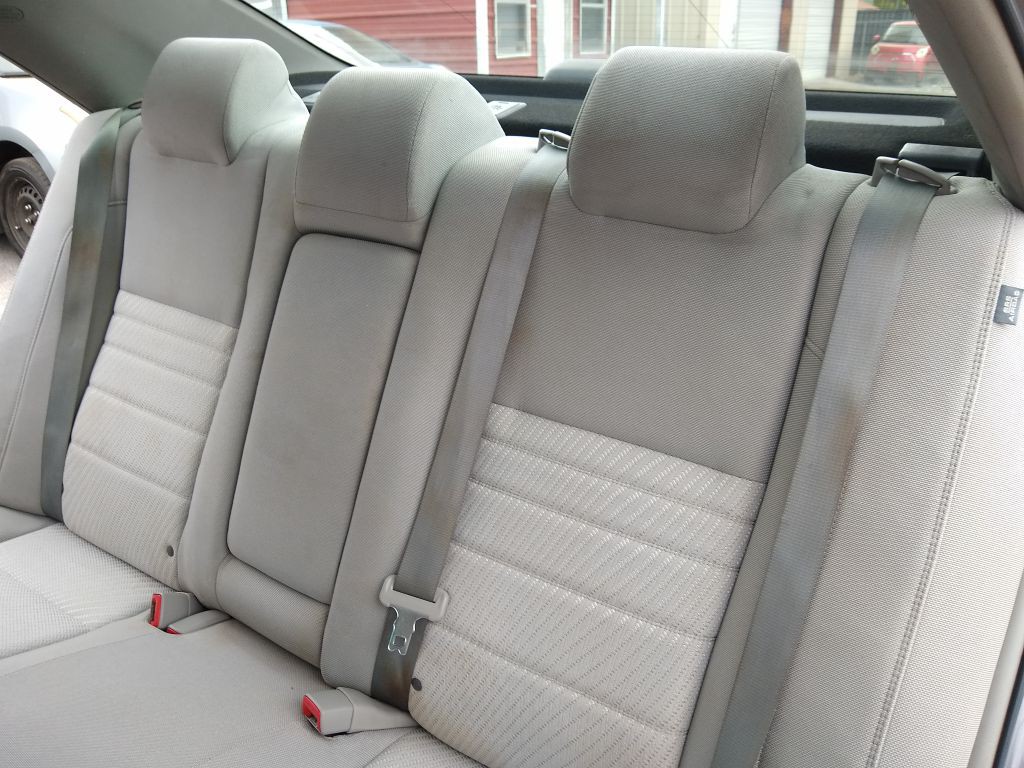 2015 Toyota Camry Image 19