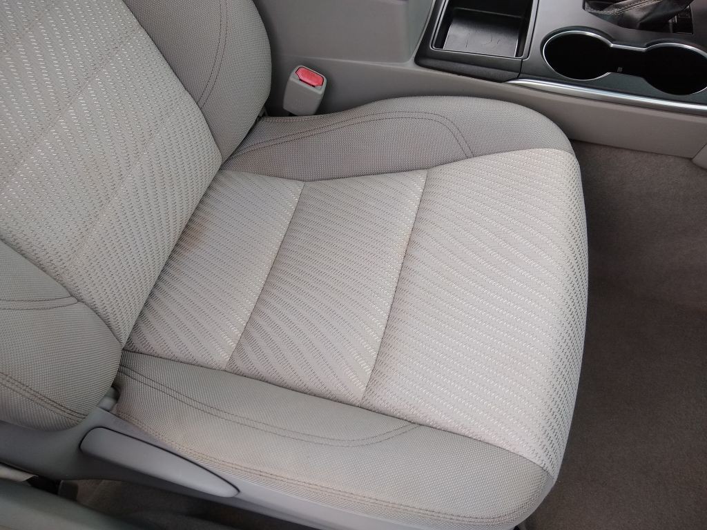 2015 Toyota Camry Image 24