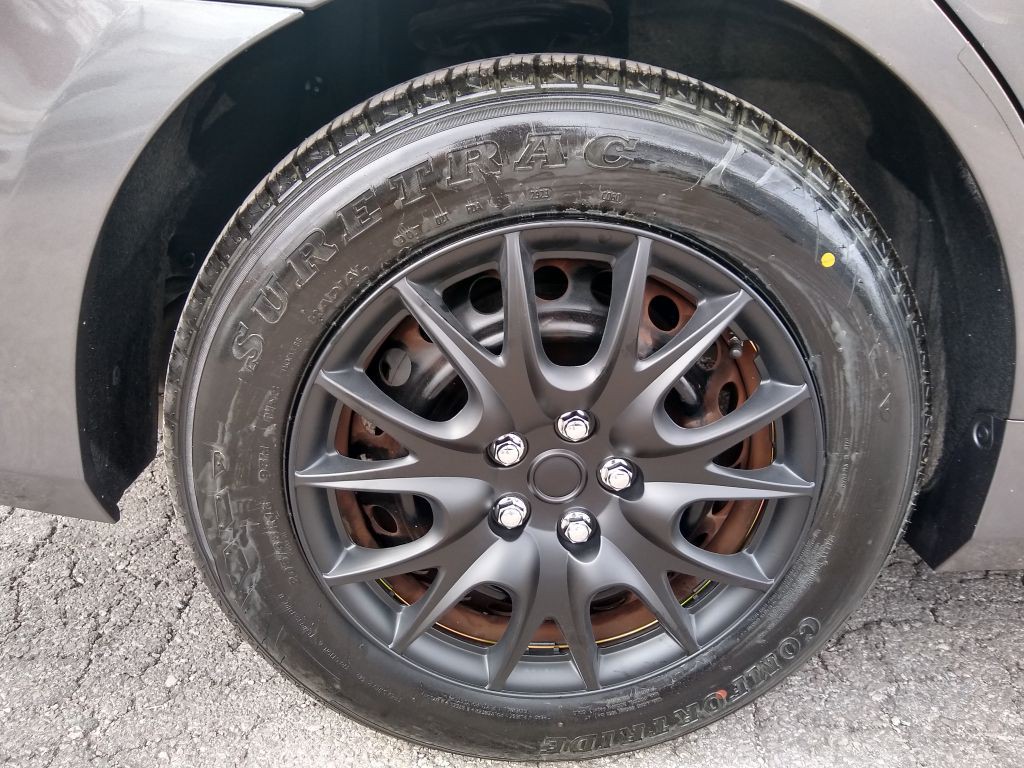 2015 Toyota Camry Image 35